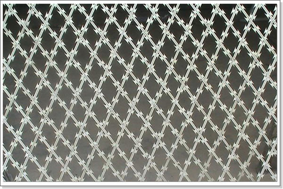 Fully Automatic Barbed Wire Machine , 380V Razor Blade Making Machine