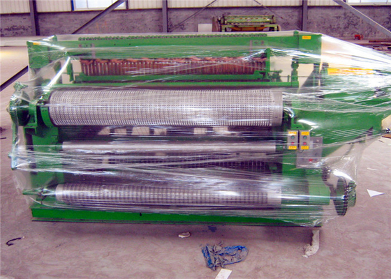 0.6mm 2.2mm Panel Mesh Welding Machine , Wire Mesh Roll Welding Machine