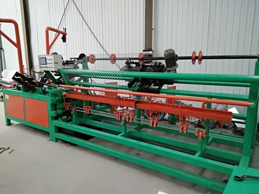 Large Capacity Automatic Chain Link Fence Machine 2.8T Servo Motor Driver Control