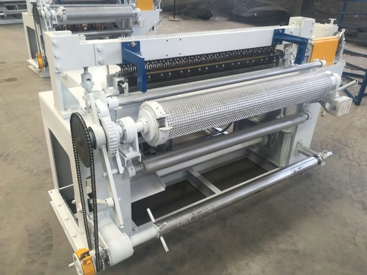 380V Welded Wire Mesh Machine 4feet High Speed Fence Welding Machine